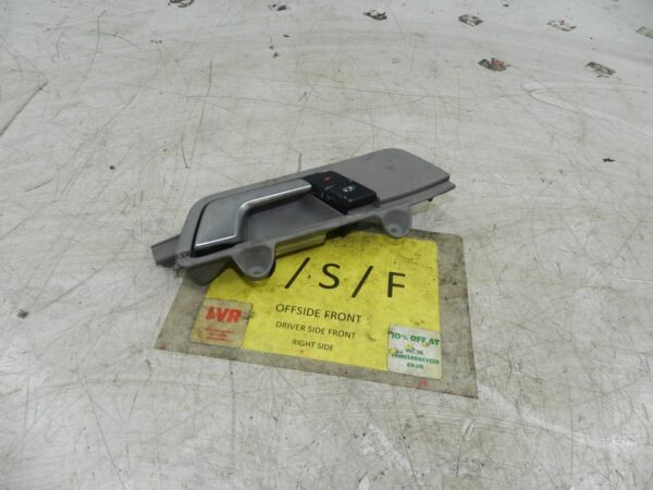 (121) 2007 AUDI A4 SALOON B7. DRIVER SIDE FRONT DOOR HANDLE INTERNAL