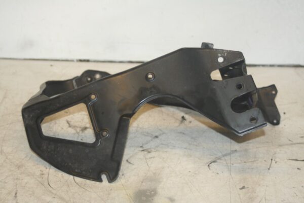 2005 MERCEDES S CLASS W220. PASSENGER SIDE HEADLIGHT SURROUND FRAME
