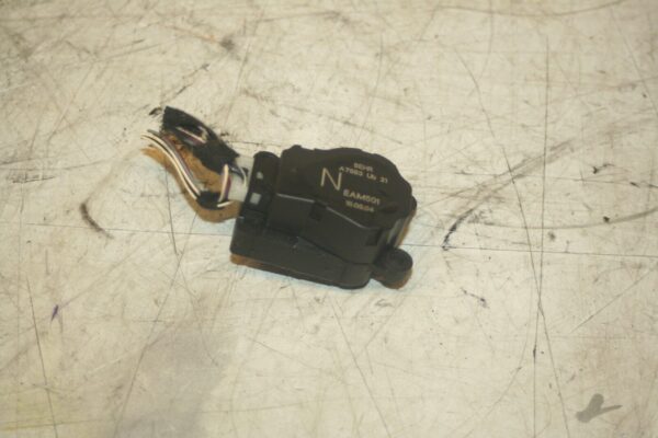 2005 MERCEDES S CLASS W220. HEATER FLAP ACTUATOR CONTROL MOTOR