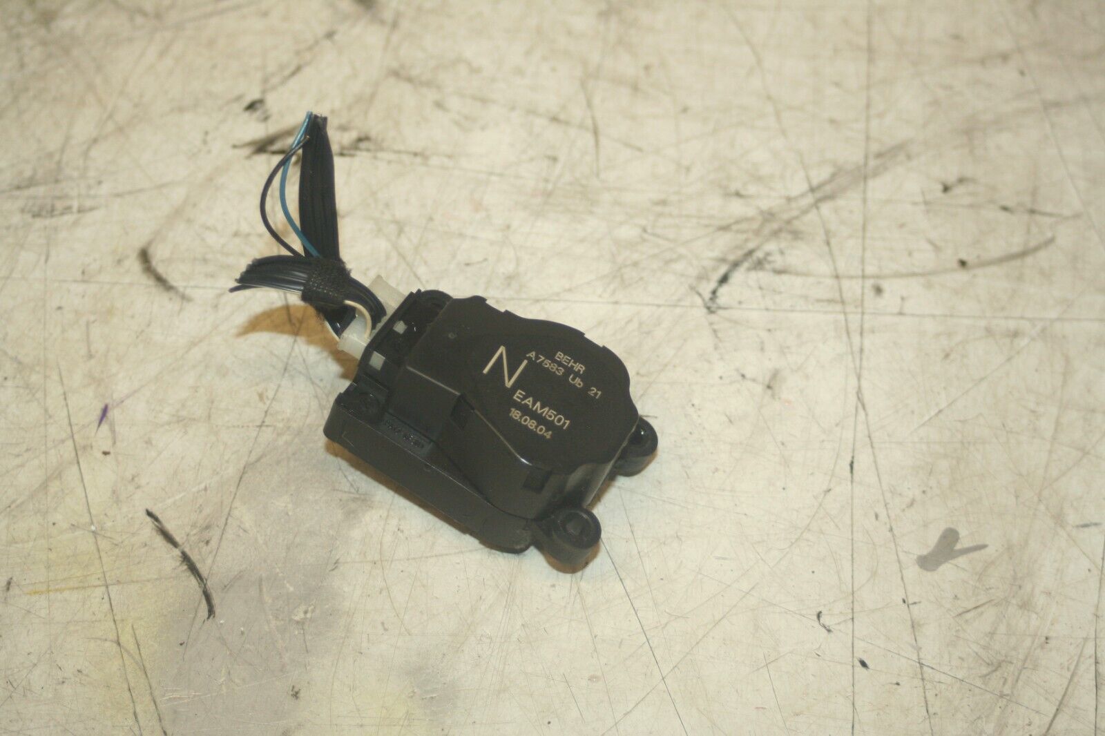 2005 MERCEDES S CLASS W220. HEATER FLAP ACTUATOR CONTROL MOTOR