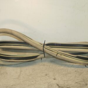 2005 MERCEDES S CLASS W220. DRIVER SIDE FRONT DOOR RUBBER SEAL