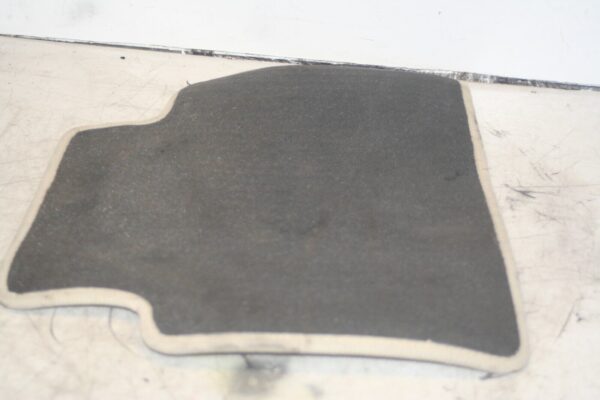 2005 MERCEDES S CLASS W220. FLOOR MAT REAR - Image 2