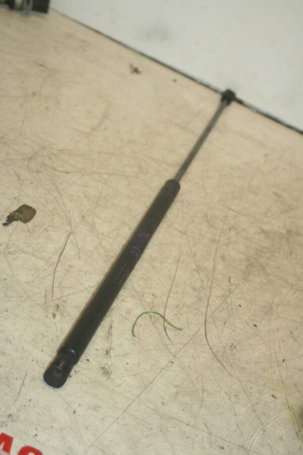 2005 MERCEDES S CLASS W220. BONNET GAS STRUT