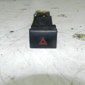 2006 LAND ROVER FREELANDER 1 FACELIFT TD4 L314. HAZARD SWITCH BUTTON