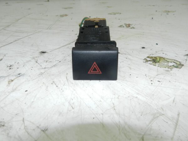 2006 LAND ROVER FREELANDER 1 FACELIFT TD4 L314. HAZARD SWITCH BUTTON