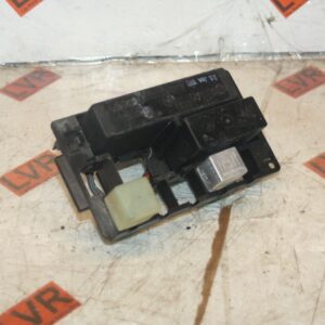 1989 MERCEDES 300E W124. RELAY BOX WITH RELAYS