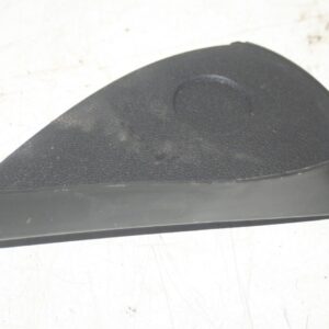 (95) 2010 BMW 1 SERIES E82. DASHBOARD END TRIM
