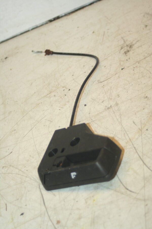 (95) 2010 BMW 1 SERIES E82. DRIVER REAR SEAT RELEASE HANDLE - Image 2