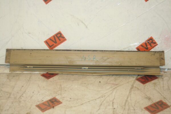 1989 MERCEDES 300E W124. PASSENGER SIDE REAR DOOR TRIM FLOOR SILL - Image 2