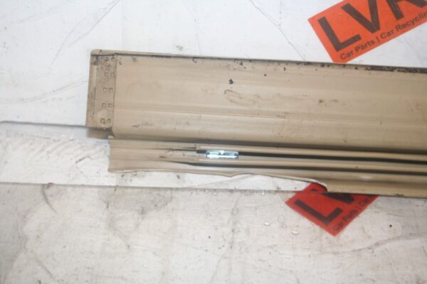 1989 MERCEDES 300E W124. PASSENGER SIDE REAR DOOR TRIM FLOOR SILL - Image 3