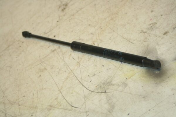 (95) 2010 BMW 1 SERIES E82. BOOT LID GAS STRUT - Image 2