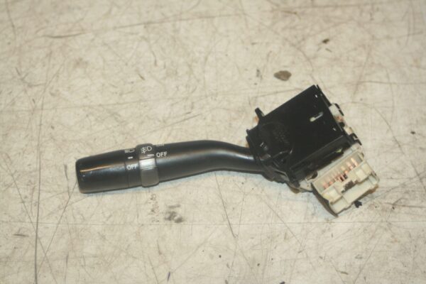 2004 LEXUS IS200. HEADLIGHT INDICATOR STALK