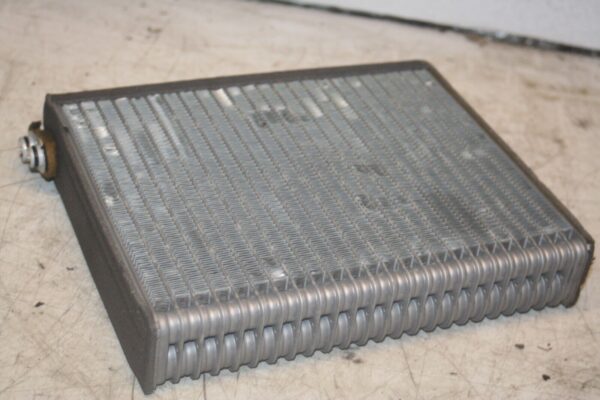 2004 LEXUS IS200. AIR CON CONDITIONING MATRIX - Image 3
