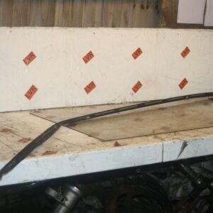 1989 MERCEDES 300E W124. PASSENGER SIDE ROOF GUTTER TRIM