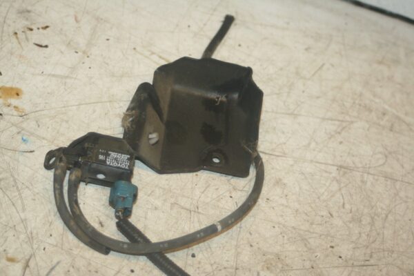 2004 LEXUS IS200. 25860-70030 SOLENOID VACUUM VALVE