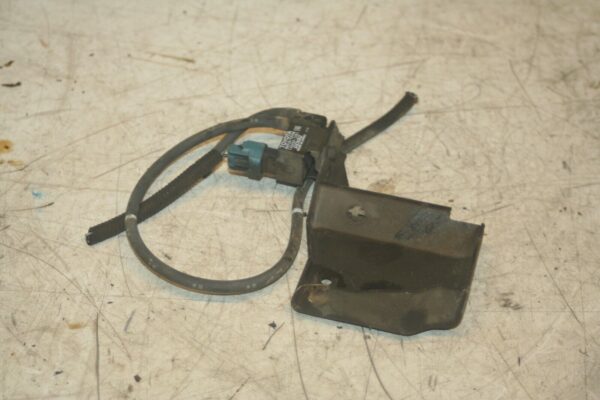 2004 LEXUS IS200. 25860-70030 SOLENOID VACUUM VALVE - Image 3