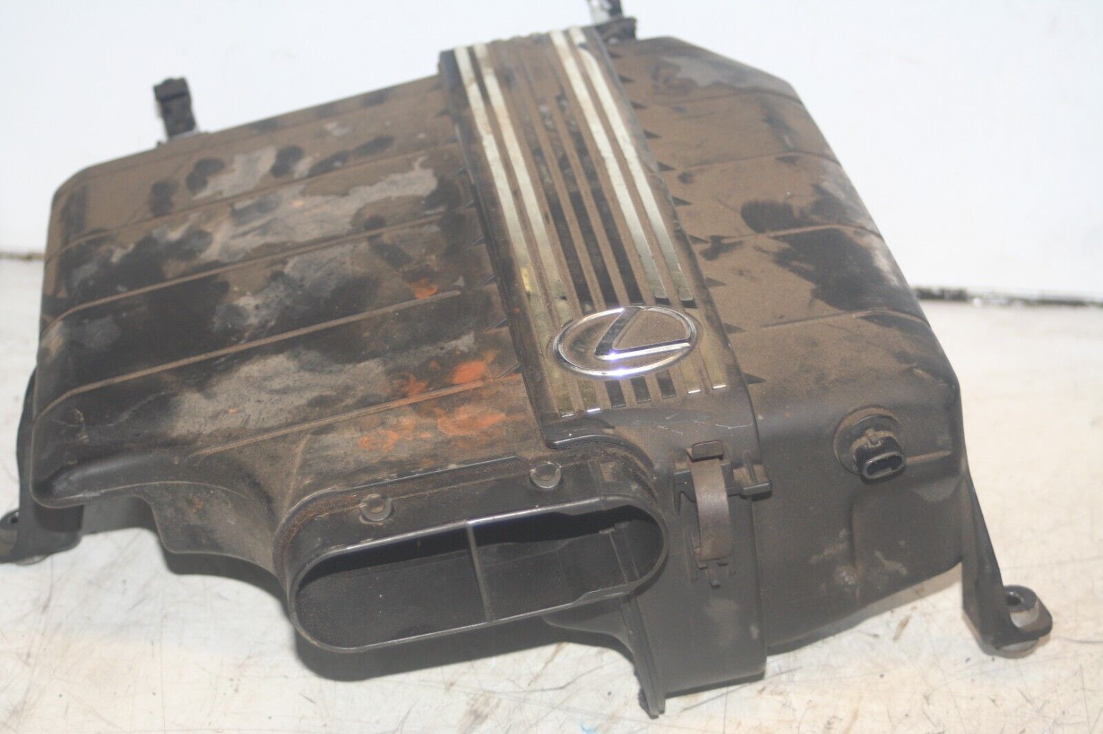 2004 LEXUS IS200. AIR FILTER HOUSING BOX 014900-0860