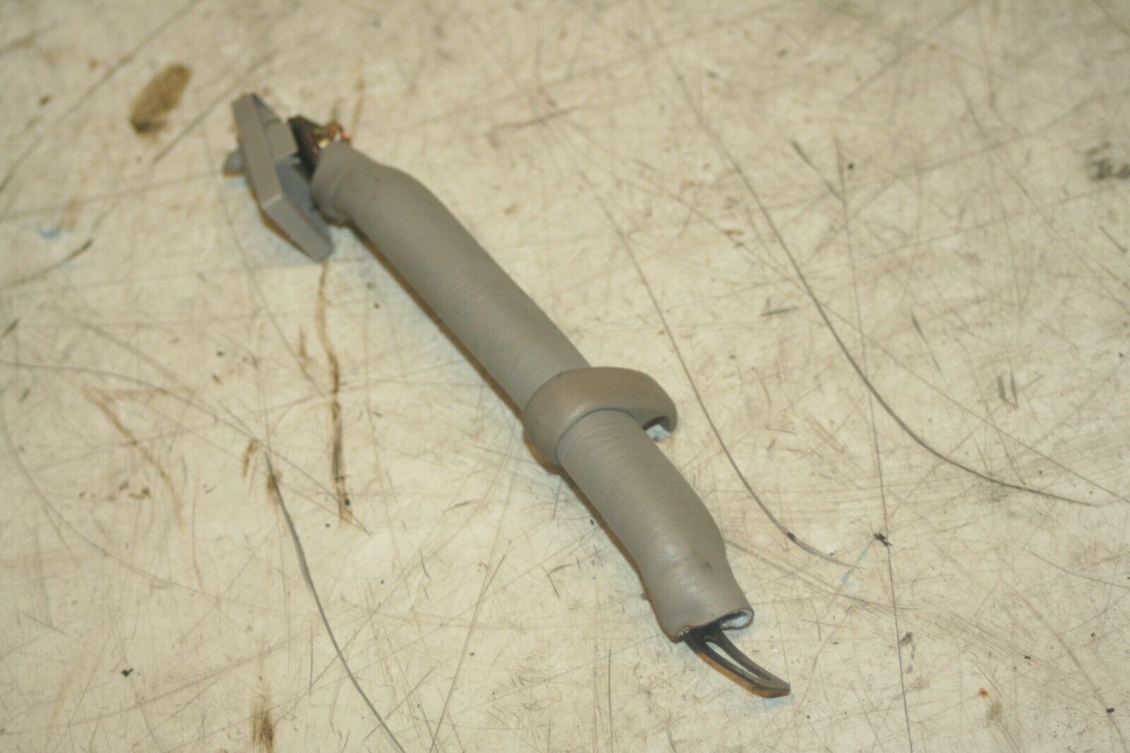 2004 LEXUS IS200. GRAB HANDLE