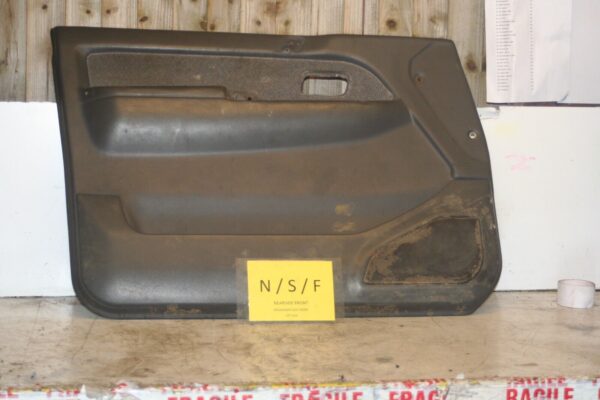 1994 MITSUBISHI PAJERO SHOGUN. PASSENGER SIDE FRONT DOOR CARD