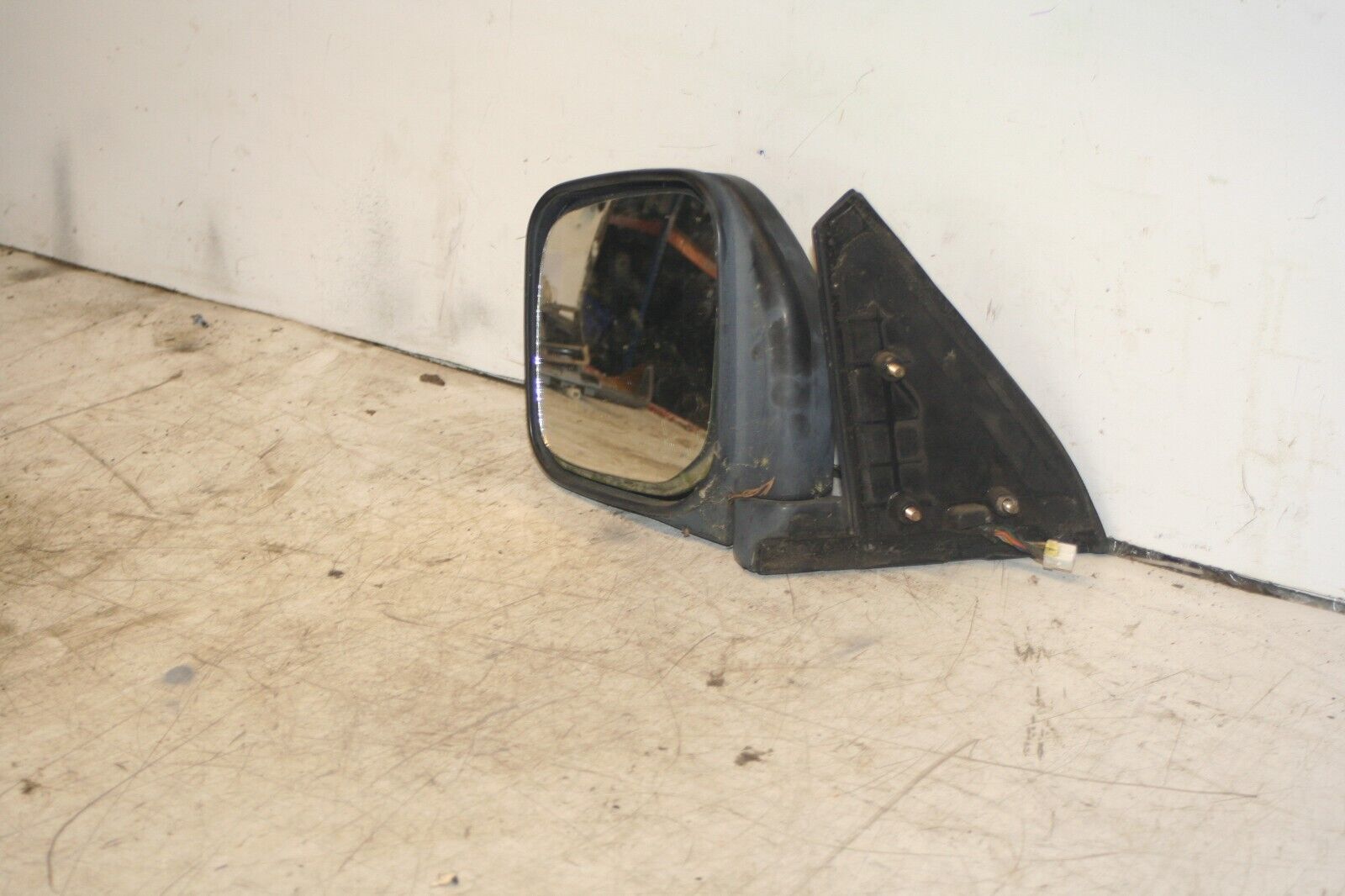 1994 MITSUBISHI PAJERO SHOGUN. PASSENGER SIDE WING MIRROR