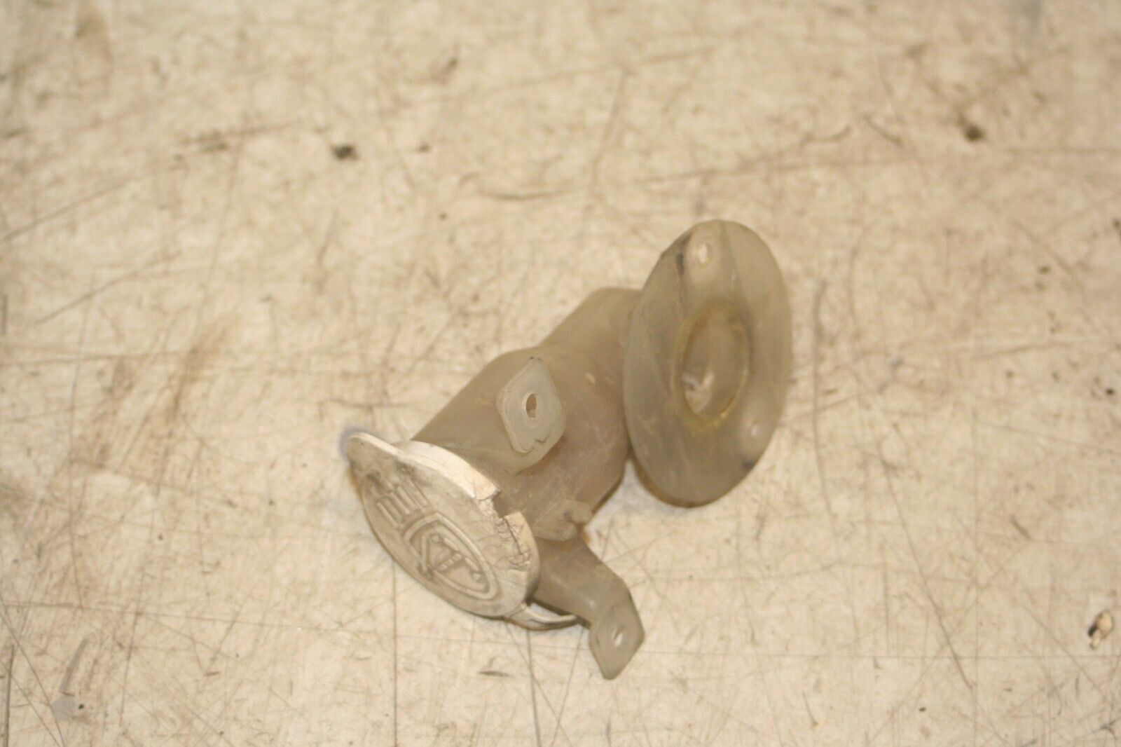 1994 MITSUBISHI PAJERO SHOGUN. SCREEN WASH WASHER FILL UP PIPE