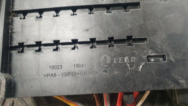 2013 Ford Focus 1.0 Petrol Ecoboost Positive Battery Terminal Fuse Box - Image 3