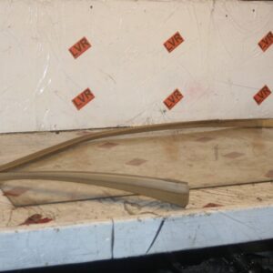 1989 MERCEDES 300E W124. DRIVER SIDE FRONT DOOR UPPER TRIM