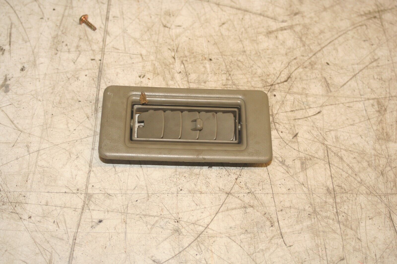 1994 MITSUBISHI PAJERO SHOGUN. AIR VENT