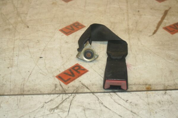 1989 MERCEDES 300E W124. SEAT BELT BUCKLE REAR - Image 2