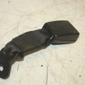 (95) 2010 BMW 1 SERIES E82. SEAT BELT BUCKLE CLIP