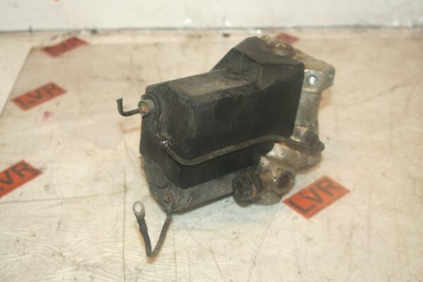 1989 MERCEDES 300E W124. ABS PUMP - Image 3