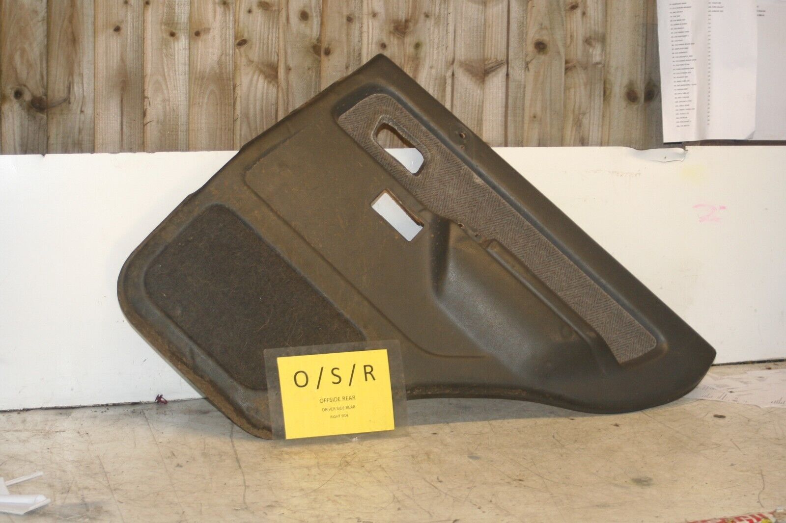 1994 MITSUBISHI PAJERO SHOGUN. DRIVER SIDE REAR DOOR CARD