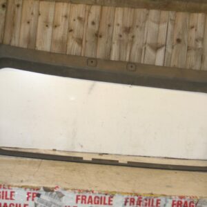 1994 MITSUBISHI PAJERO SHOGUN. BOOT TAILGATE GLASS TRIM SURROUND