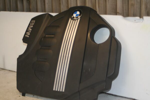 (95) 2010 BMW 1 SERIES E82. ENGINE COVER - Image 3