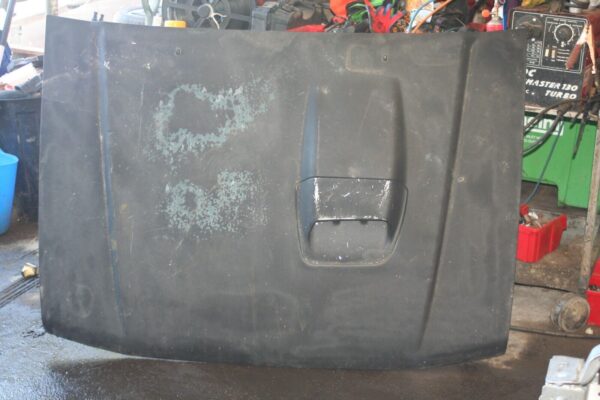 1994 MITSUBISHI PAJERO SHOGUN. BONNET BAD PAINT