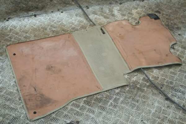 1989 MERCEDES 300E W124. FLOOR MAT PASSENGER - Image 2