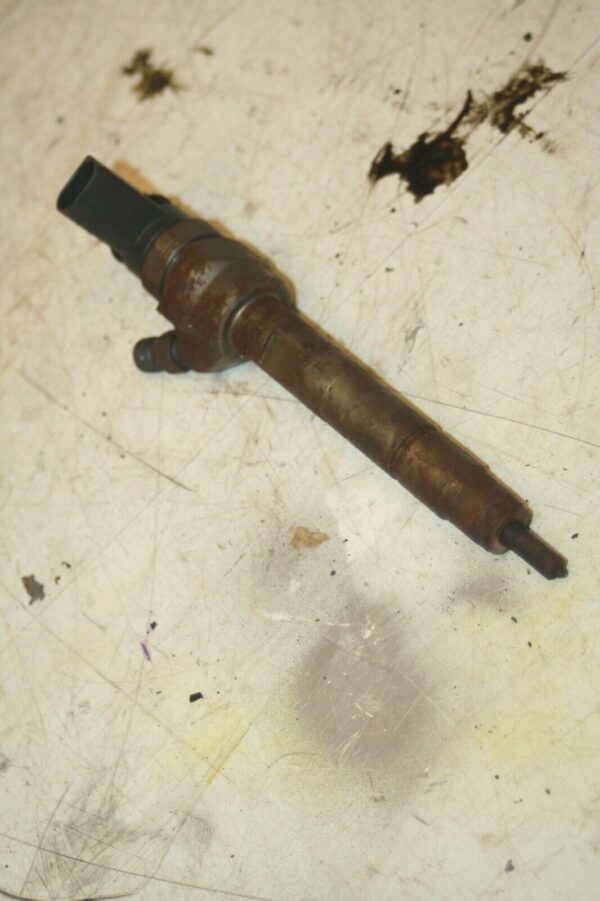 (95) 2010 BMW 1 SERIES E82. FUEL INJECTOR DIESEL N47D20 - Image 2