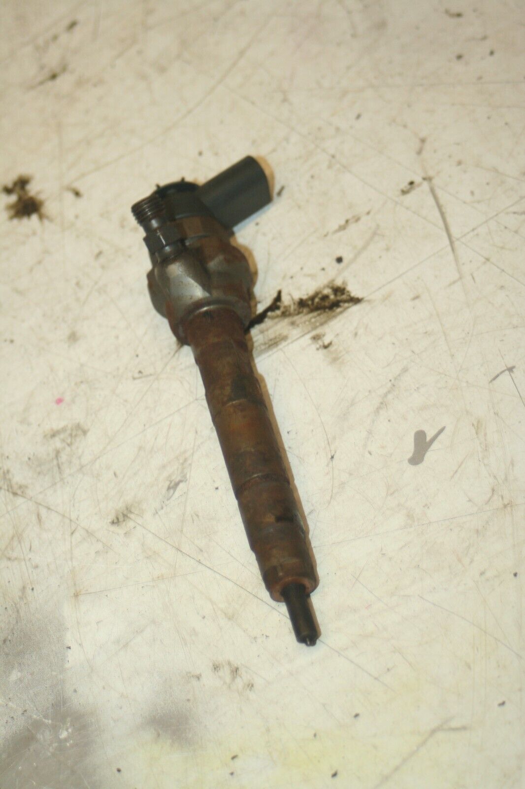 (95) 2010 BMW 1 SERIES E82. FUEL INJECTOR DIESEL N47D20