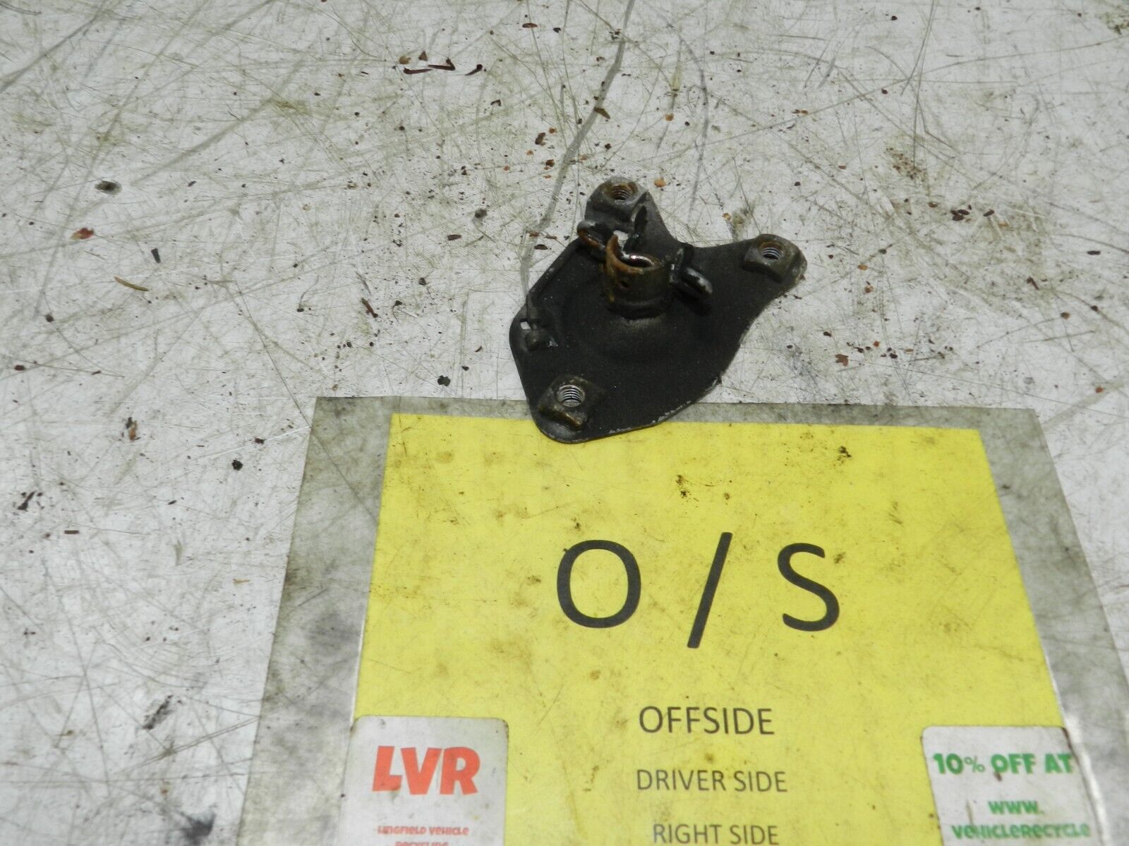 1990 VOLVO 700 740. DRIVER SIDE BONNET RELEASE LOCK LATCH