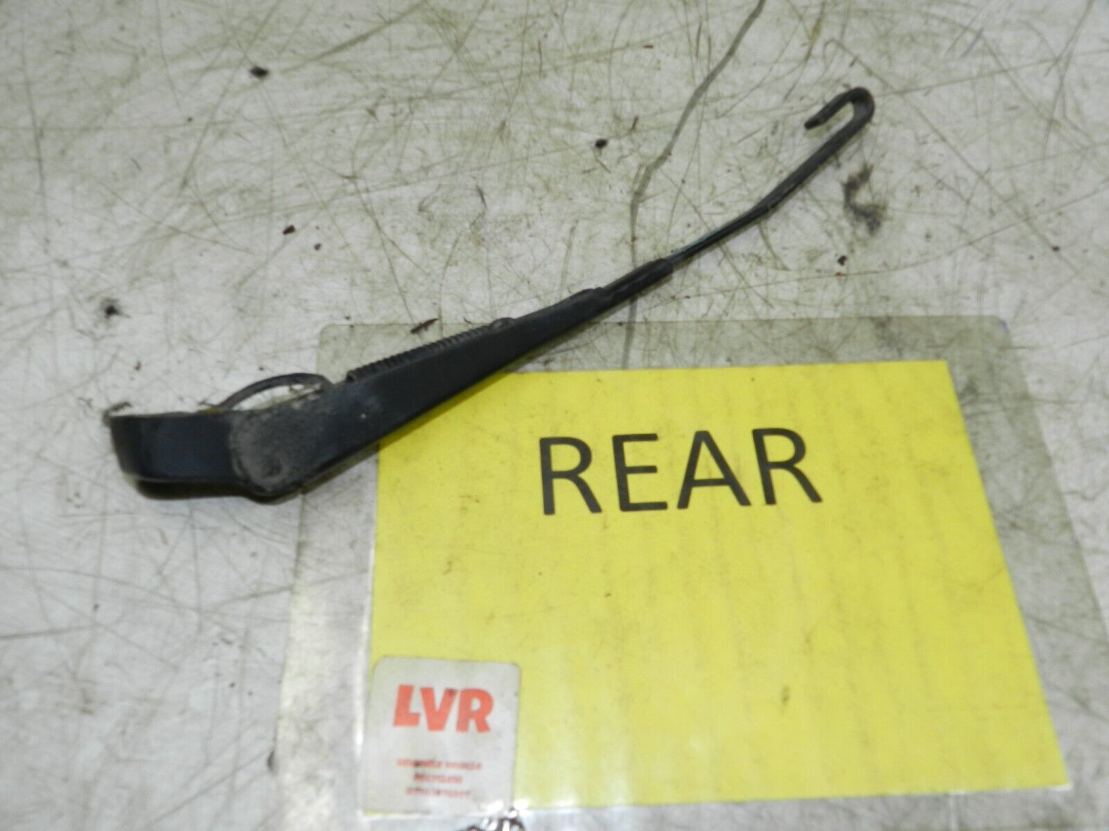 1990 VOLVO 700 740. REAR WIPER ARM