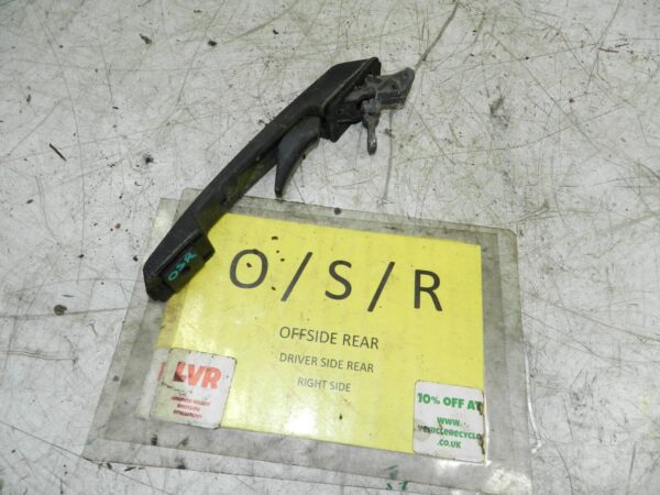 1990 VOLVO 700 740. DRIVER SIDE REAR DOOR HANDLE EXTERNAL - Image 2