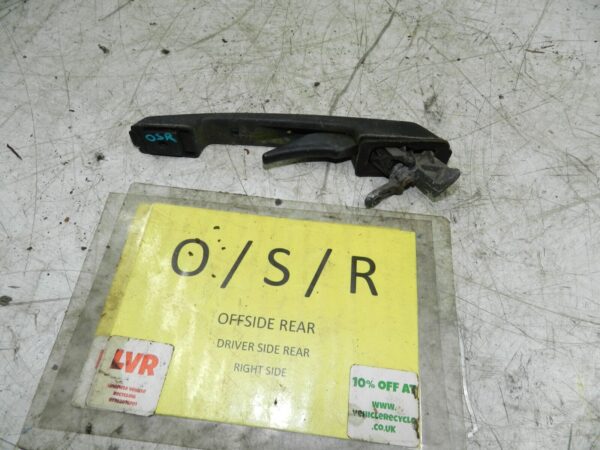 1990 VOLVO 700 740. DRIVER SIDE REAR DOOR HANDLE EXTERNAL - Image 3