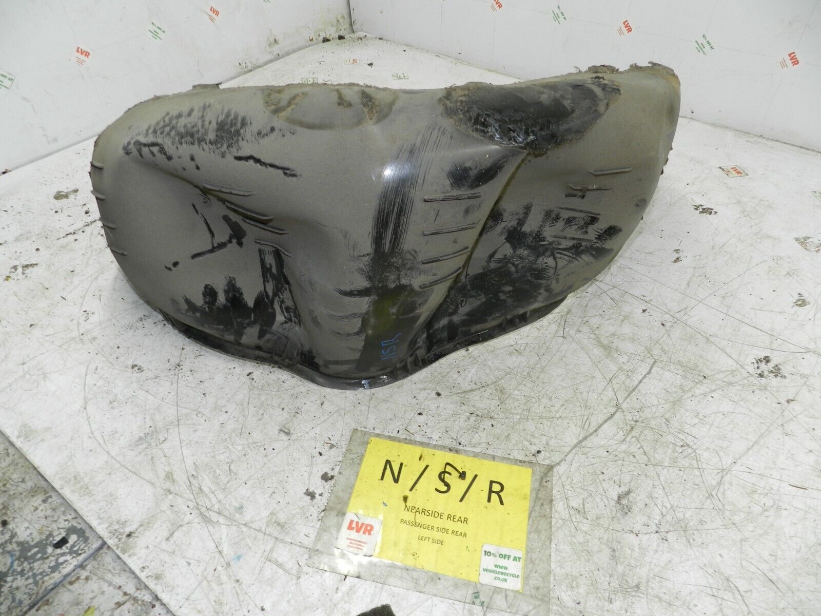 1990 VOLVO 700 740. PASSENGER SIDE REAR WHEEL ARCH LINER