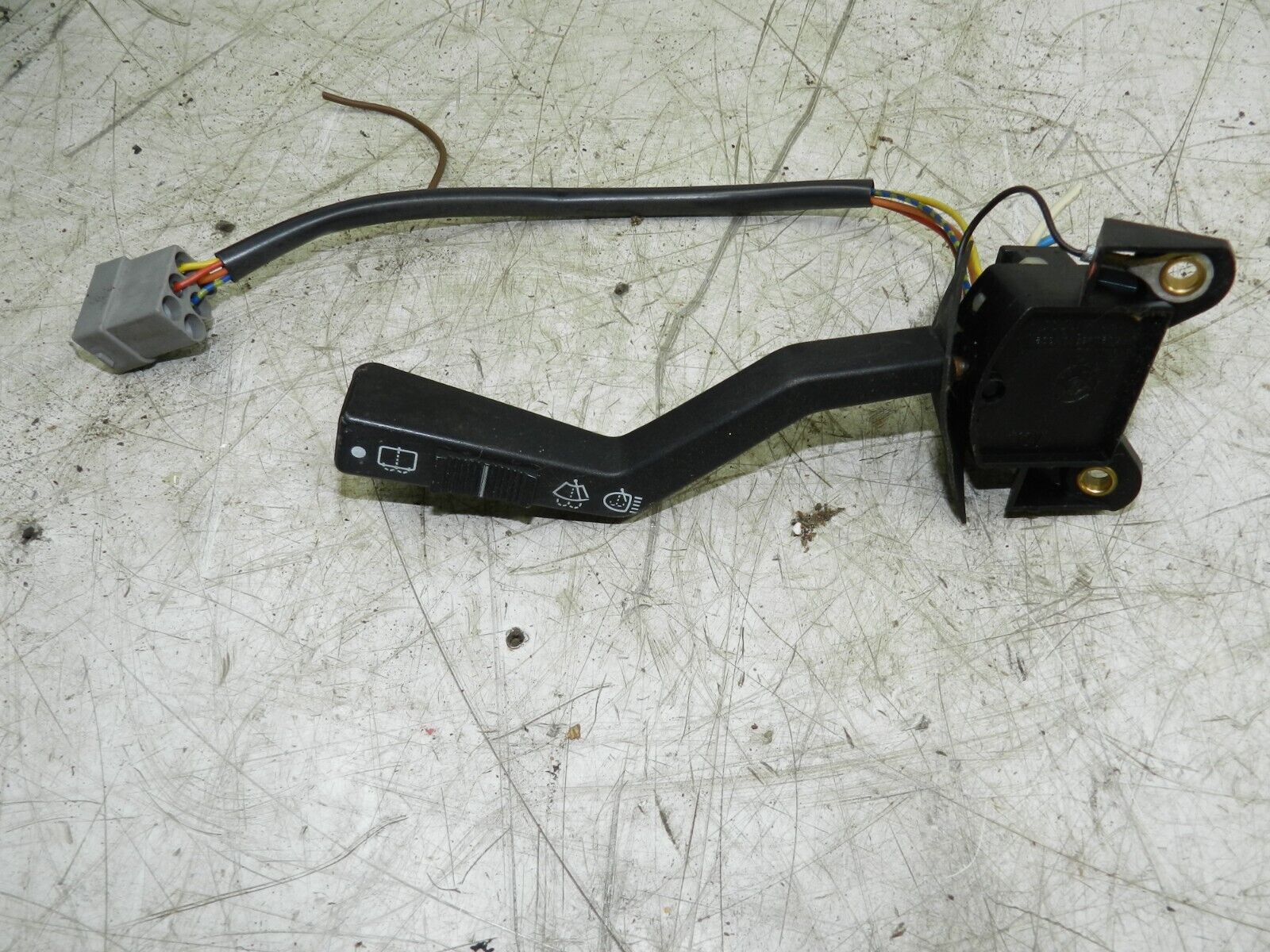 1990 VOLVO 700 740. WIPER STALK