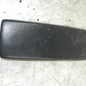 1990 VOLVO 700 740. ARM REST CUBBY STORAGE LID