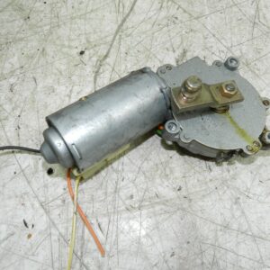 1990 VOLVO 700 740. WIPER MOTOR