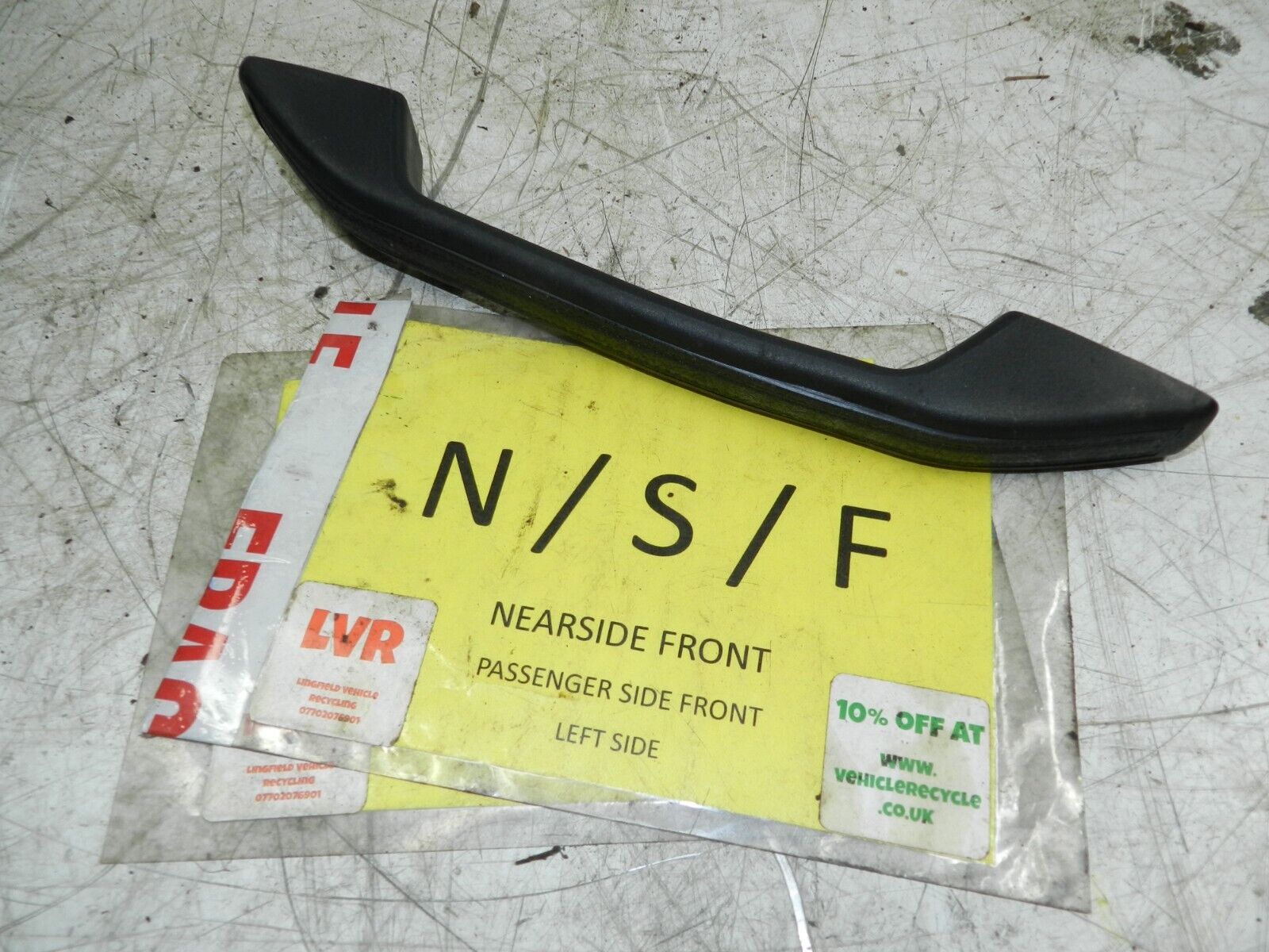 1990 VOLVO 700 740. PASSENGER SIDE FRONT GRAB HANDLE