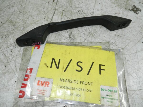 1990 VOLVO 700 740. PASSENGER SIDE FRONT GRAB HANDLE - Image 2
