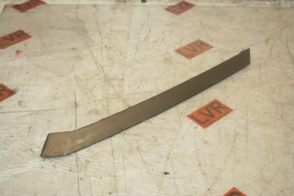 1989 MERCEDES 300E W124. DRIVER SIDE REAR QUARTER TRIM
