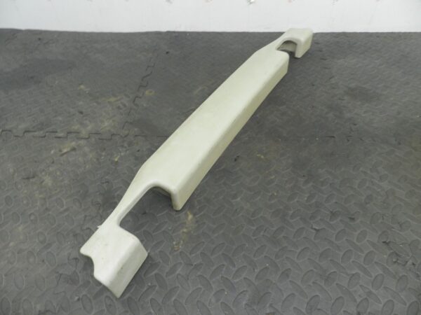 154 2004 LAND ROVER DISCOVERY 2 TD5. 3rd ROW HEAD REST ROOF BOOT TRIM - Image 2